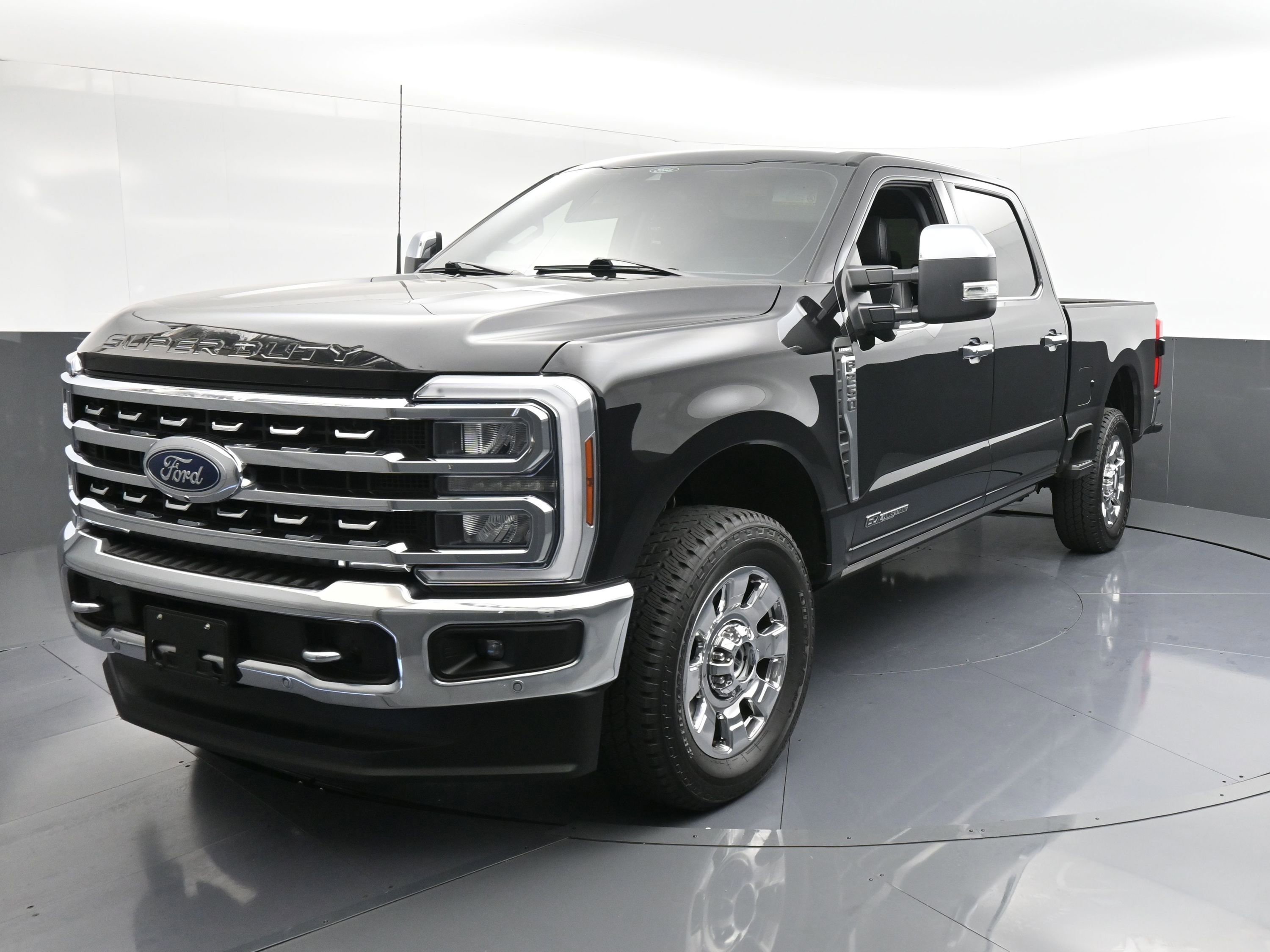 Used 2024 Ford F250 Lariat w/ Lariat Ultimate Package image 4