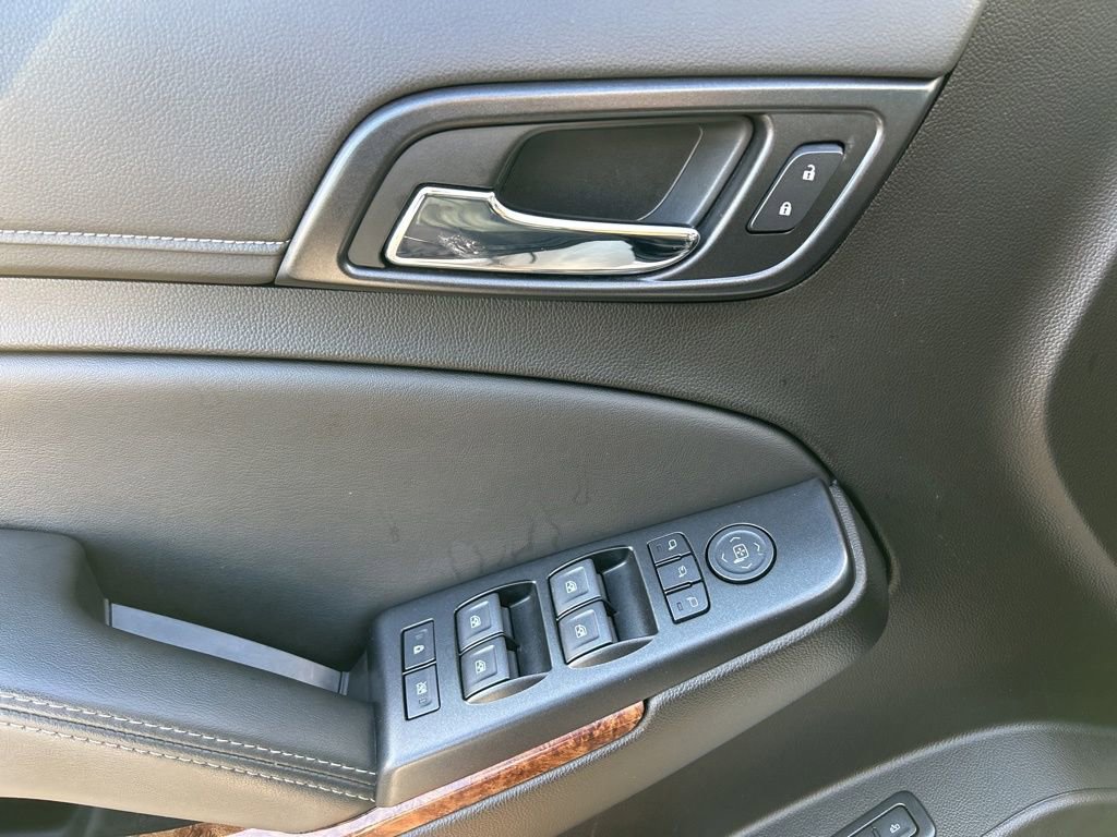 Used 2019 Chevrolet Suburban Premier image 17