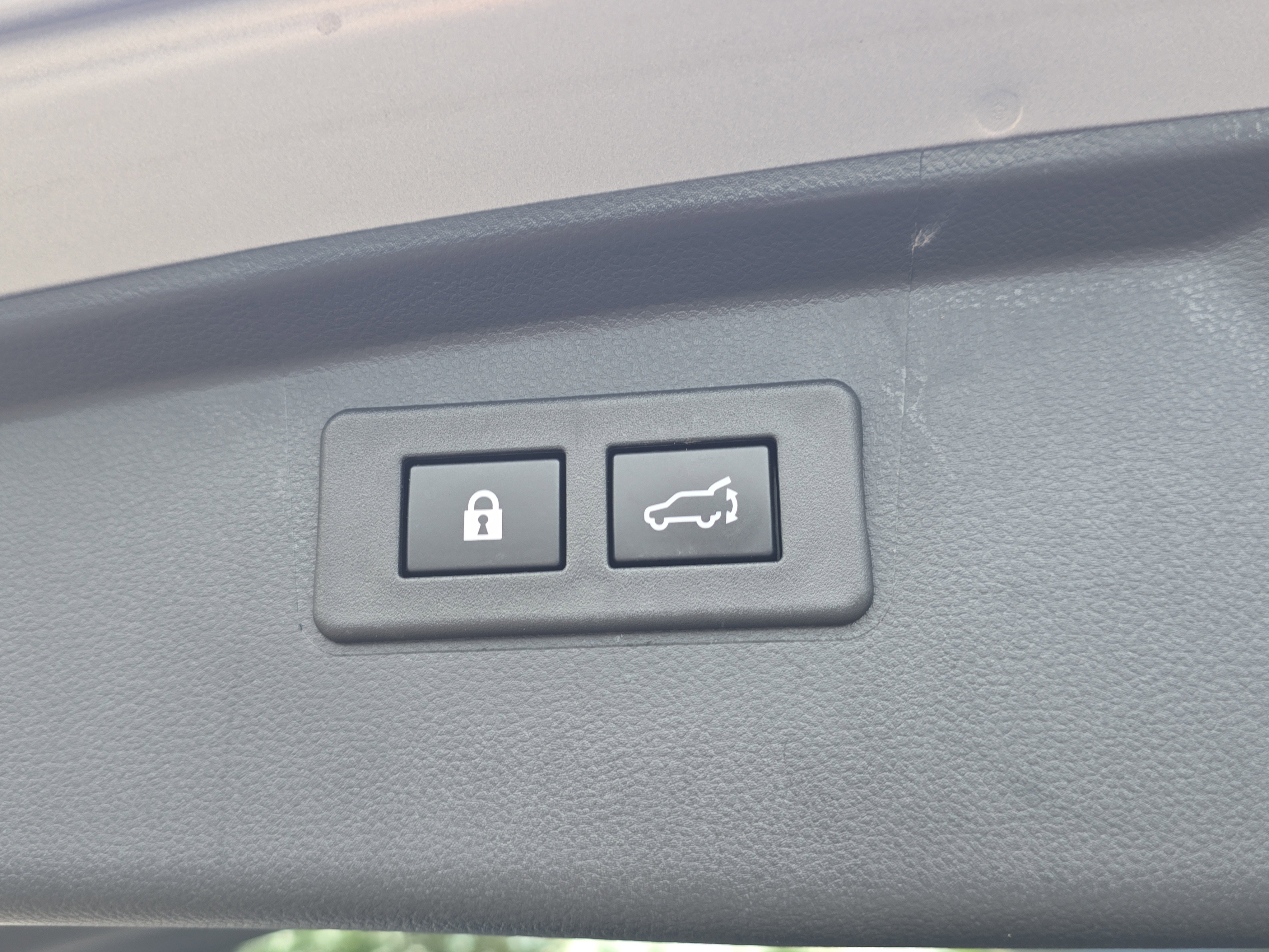 Used 2025 Subaru Outback Limited w/ Tech Package 3 image 11