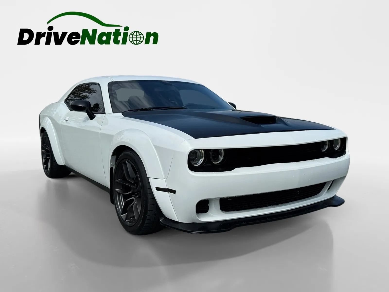 Used 2016 Dodge Challenger R/T Scat Pack w/ Leather Interior Group RWD image 3