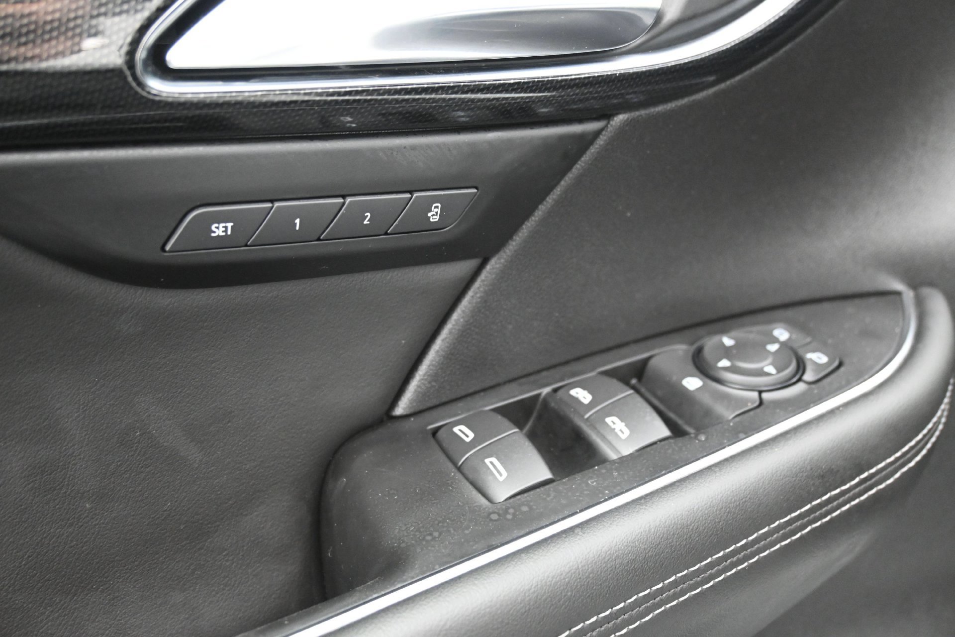 Used 2023 Buick Envision Essence AWD/4WD image 19