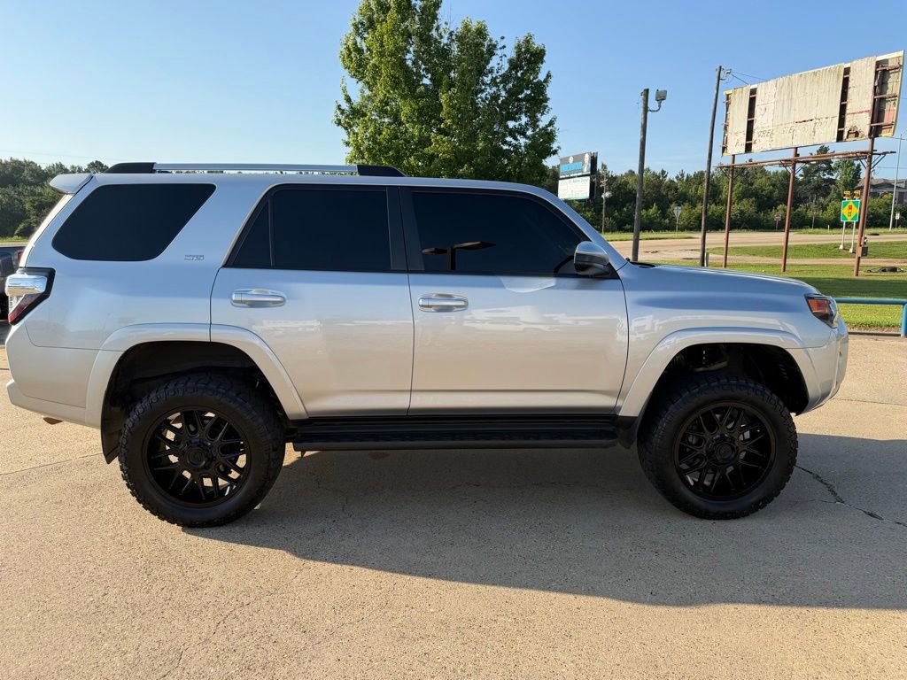 Used 2023 Toyota 4Runner SR5 AWD/4WD image 6