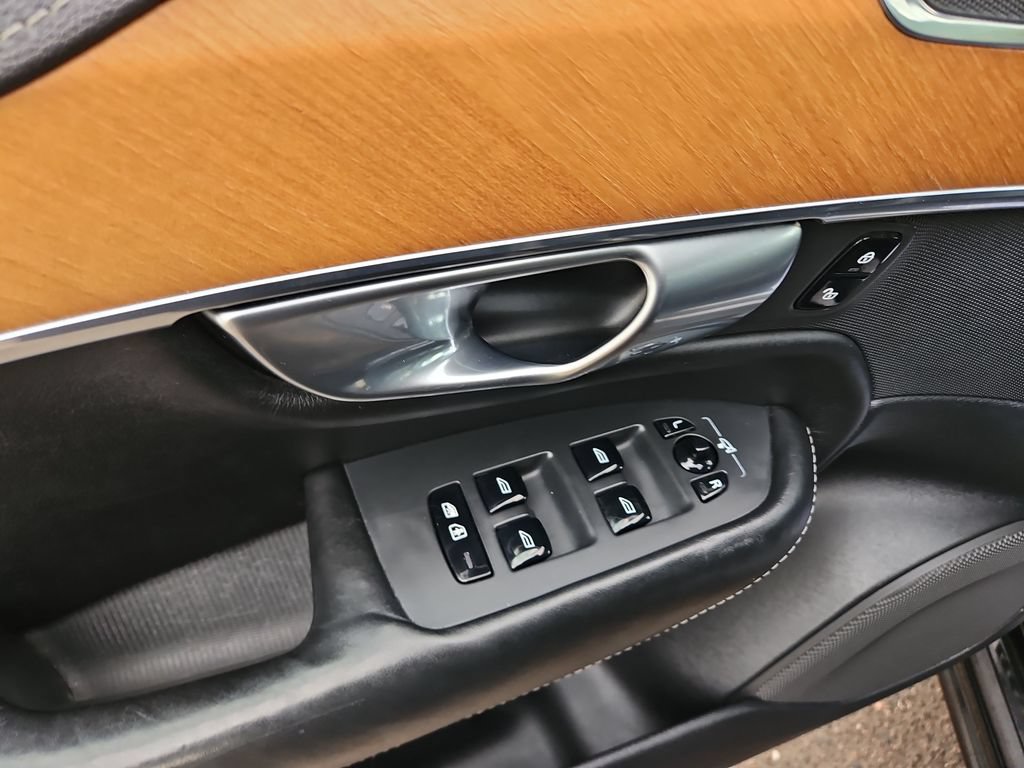 Used 2018 Volvo XC90 T6 Inscription w/ Convenience Package AWD/4WD image 12
