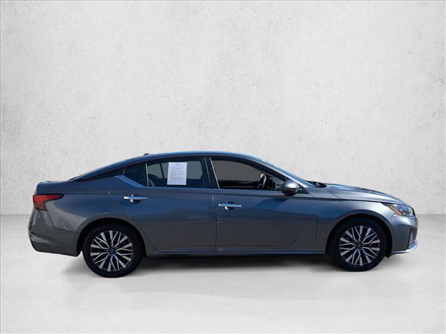 Used 2023 Nissan Altima 2.5 SV FWD image 4