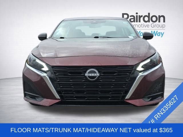 Used 2024 Nissan Altima 2.5 SV FWD image 2