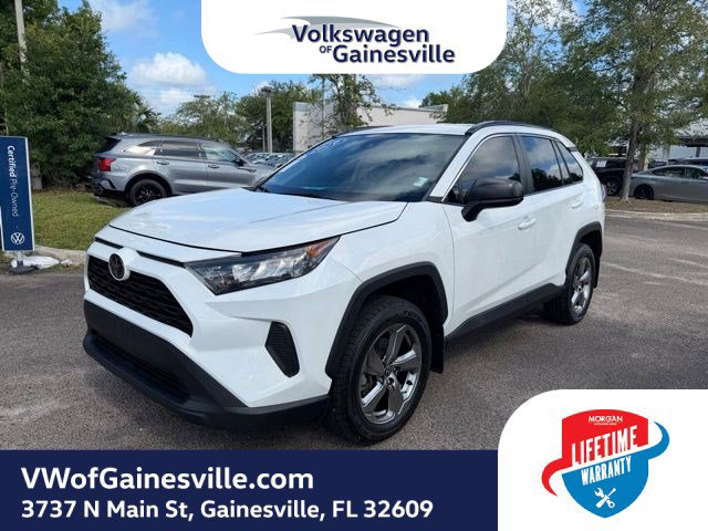 Used 2019 Toyota RAV4 LE FWD image 3