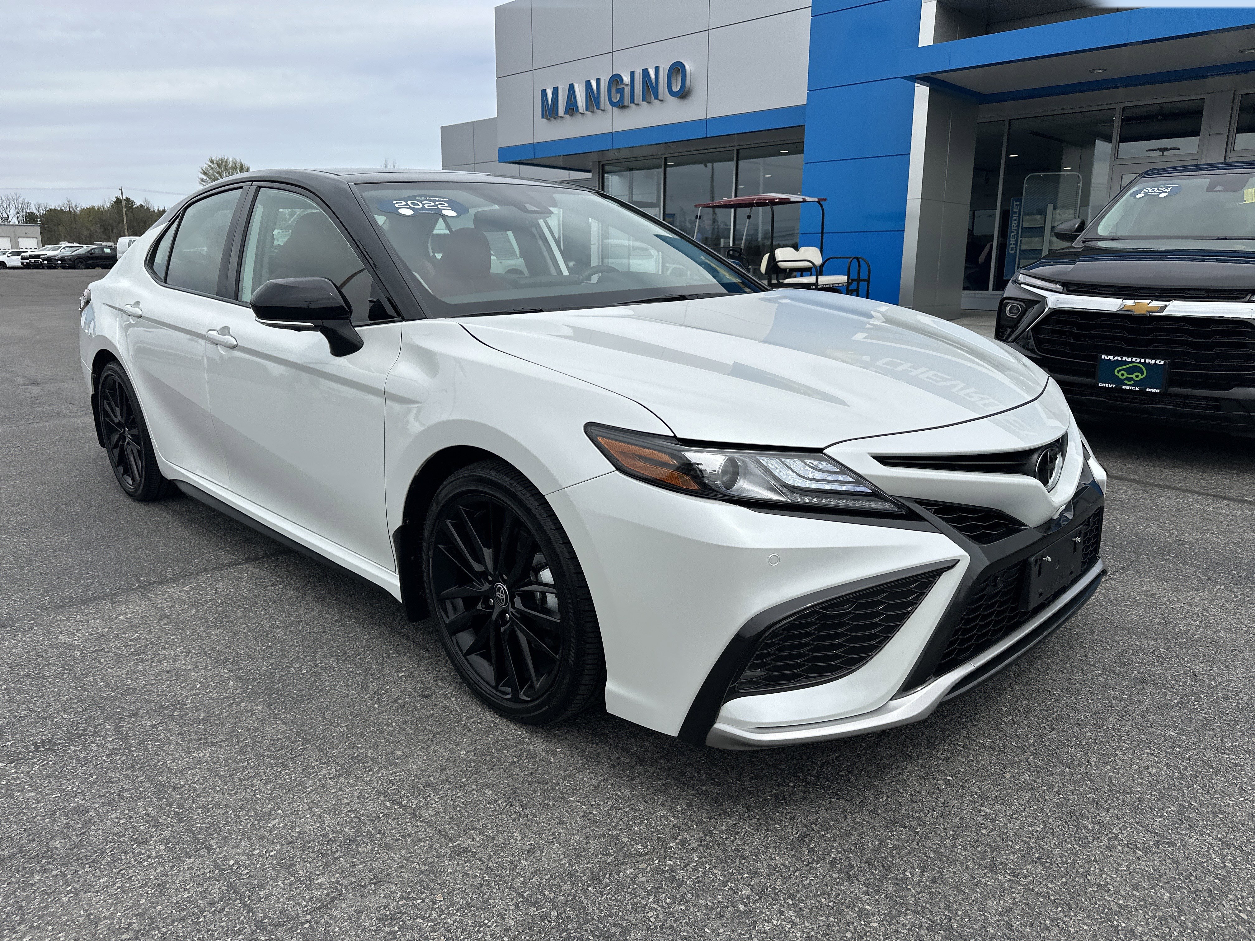 Used 2022 Toyota Camry XSE w/ Navigation Package AWD/4WD image 2