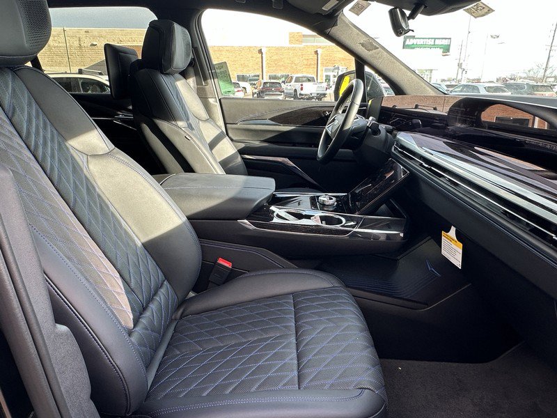 New 2025 Cadillac Escalade IQ Luxury 1 w/ Smart Trailering package image 16