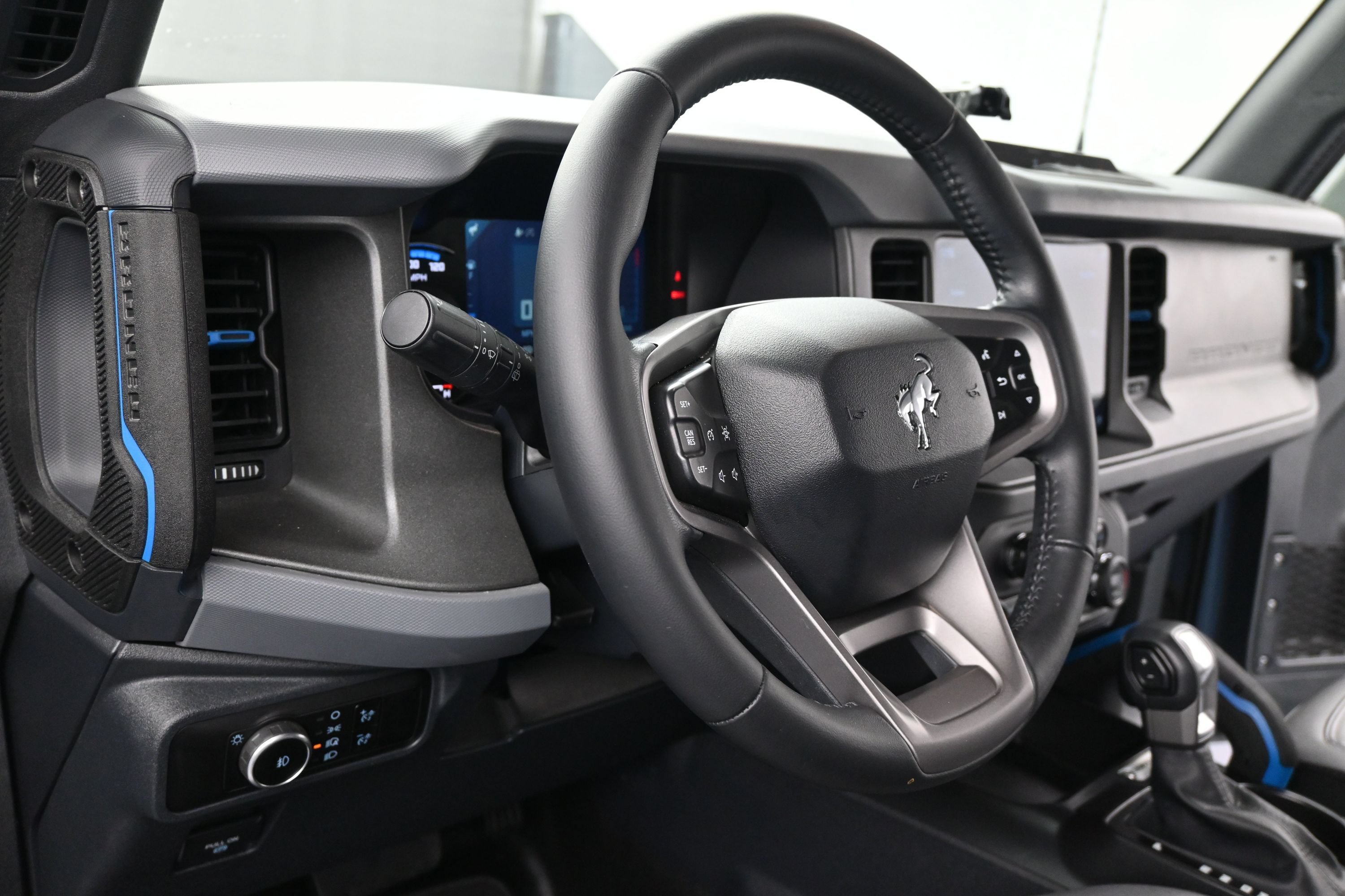 Used 2024 Ford Bronco Black Diamond AWD/4WD image 12