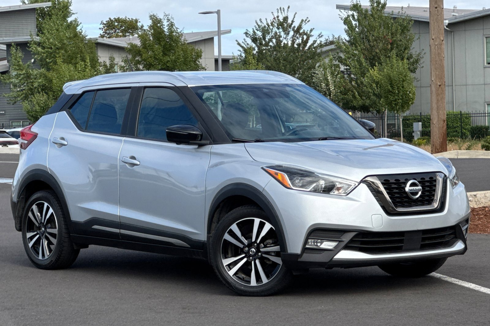 Used 2020 Nissan Kicks SR