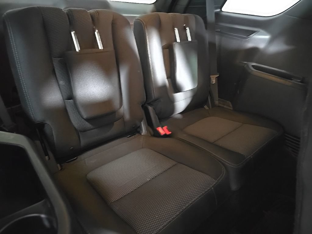 Used 2017 Ford Explorer XLT FWD image 29