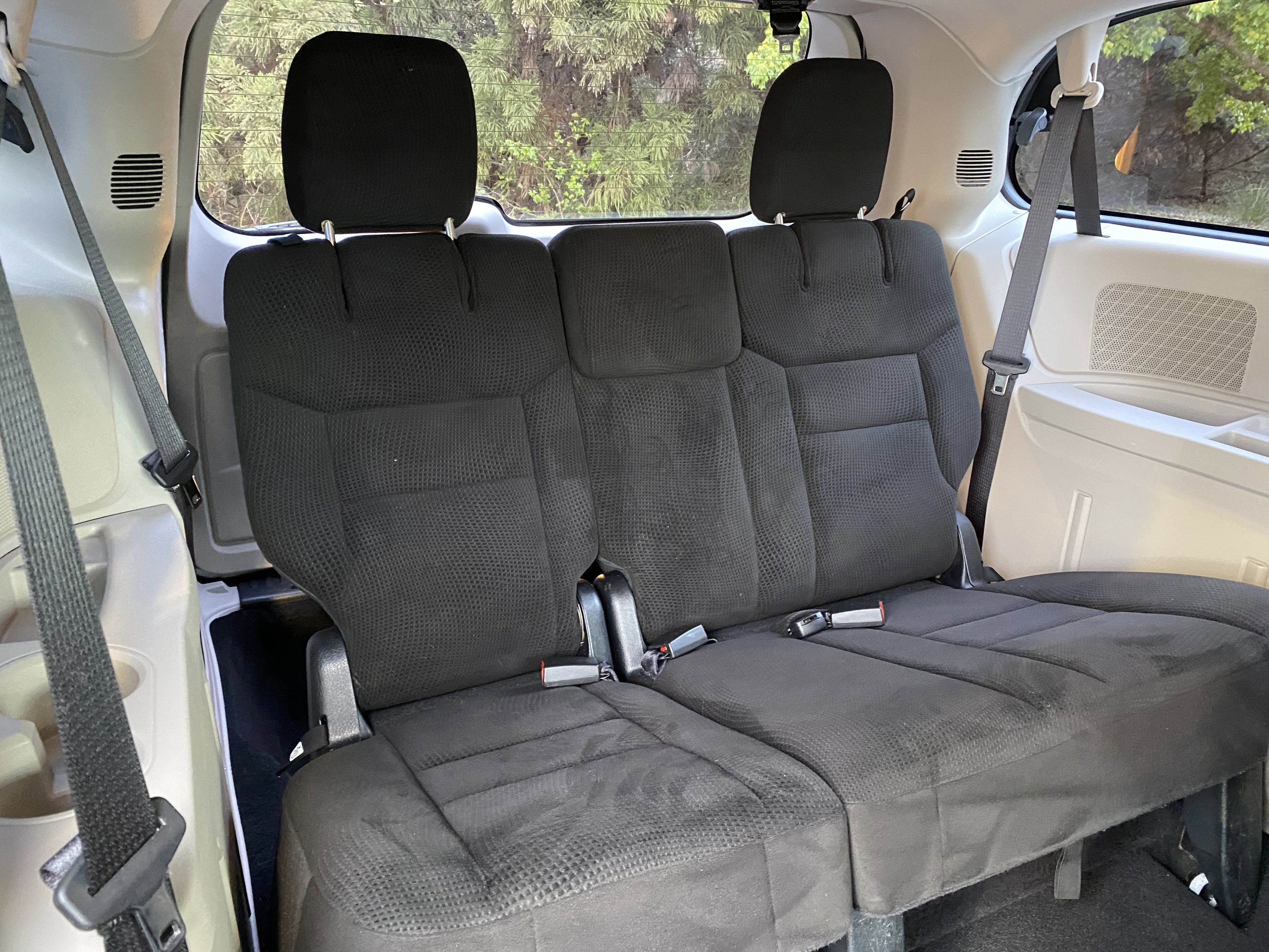 Used 2016 Dodge Grand Caravan American Value Package w/ UConnect Hands-Free Group image 35