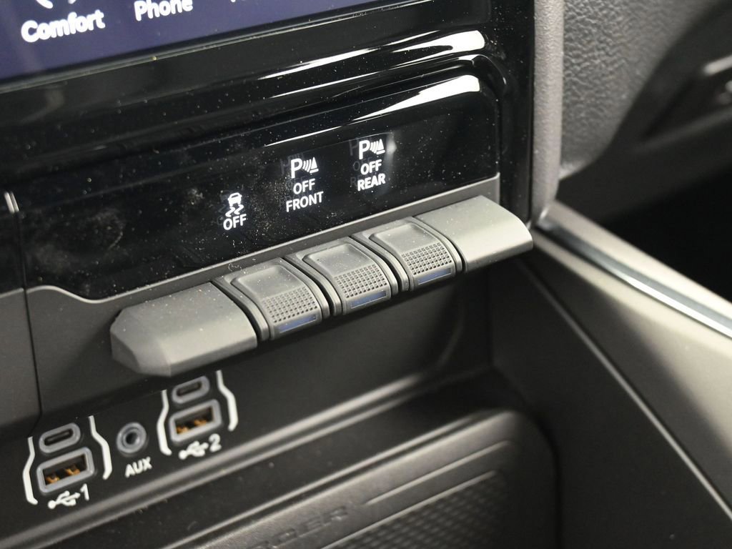 Used 2025 RAM 1500 Laramie image 24