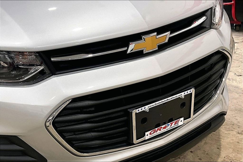 Used 2018 Chevrolet Trax LS FWD image 25