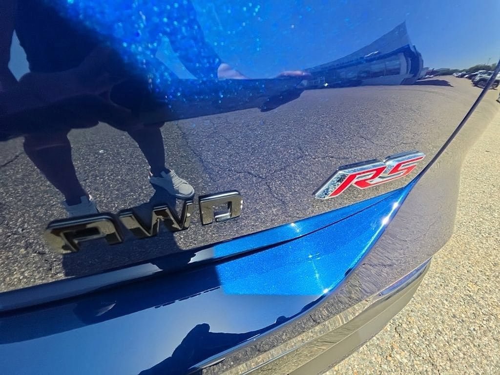 Used 2023 Chevrolet Equinox RS AWD/4WD image 39