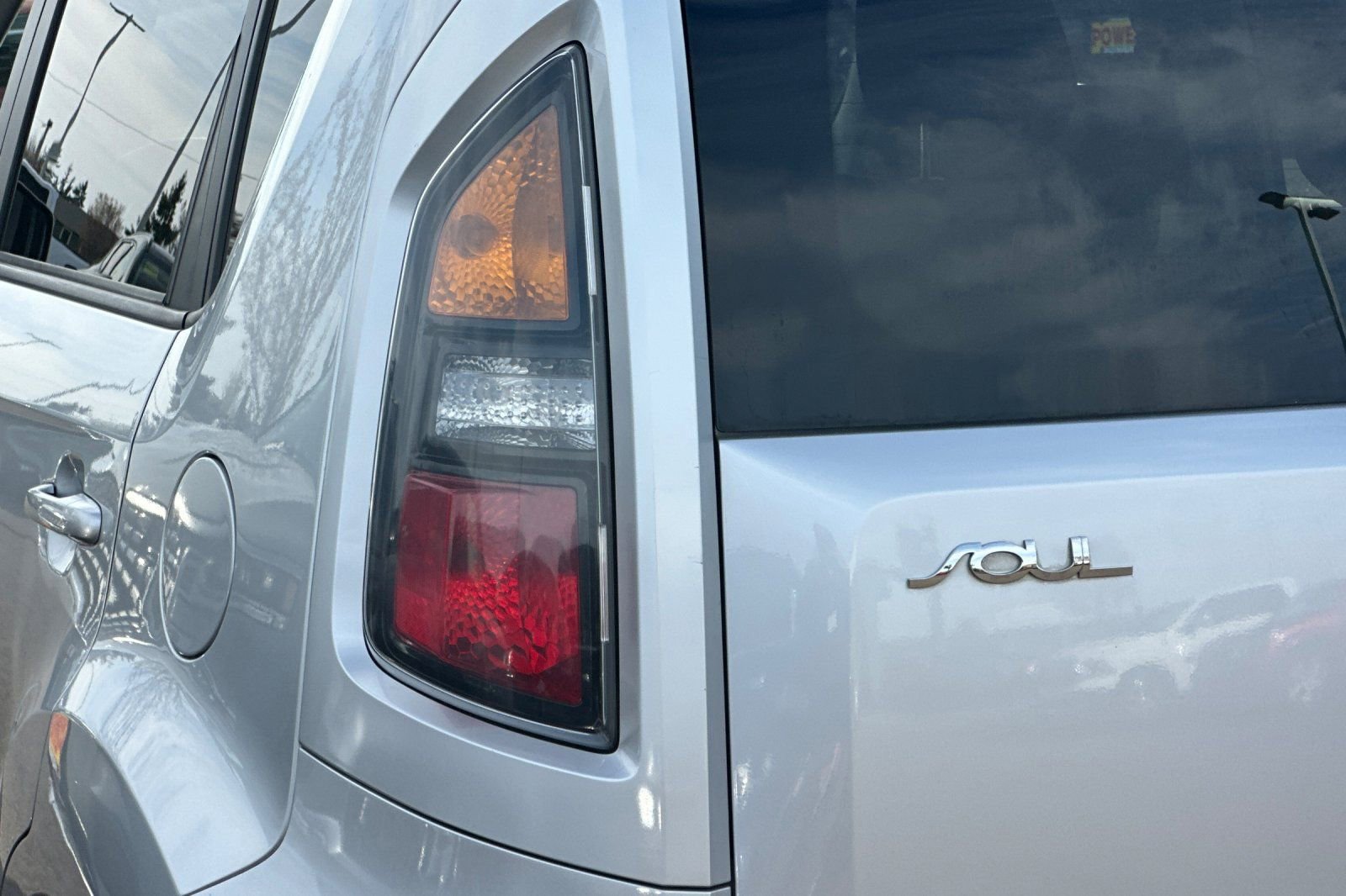 Used 2011 Kia Soul + w/ Audio Pkg image 25