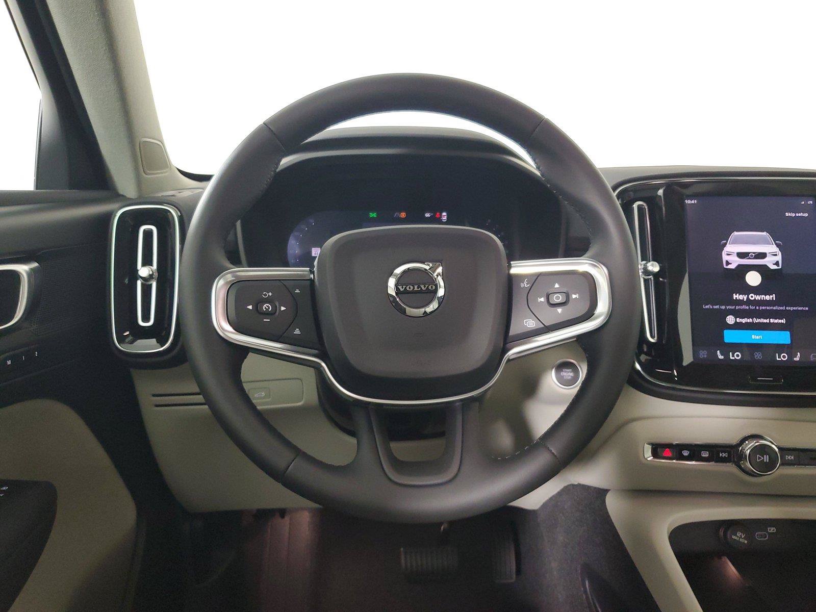 New 2026 Volvo XC40 B4 Plus w/ Protection Package Premier FWD image 16
