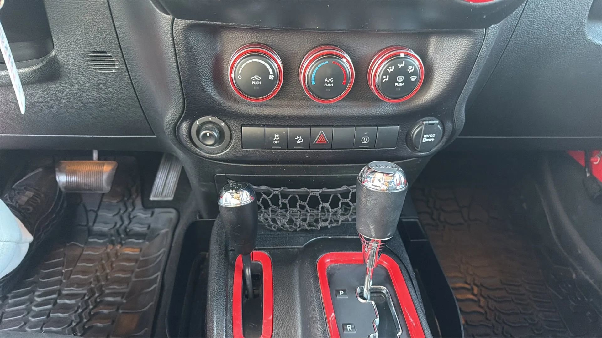 Used 2015 Jeep Wrangler Unlimited Sahara w/ Trailer Tow Group image 90