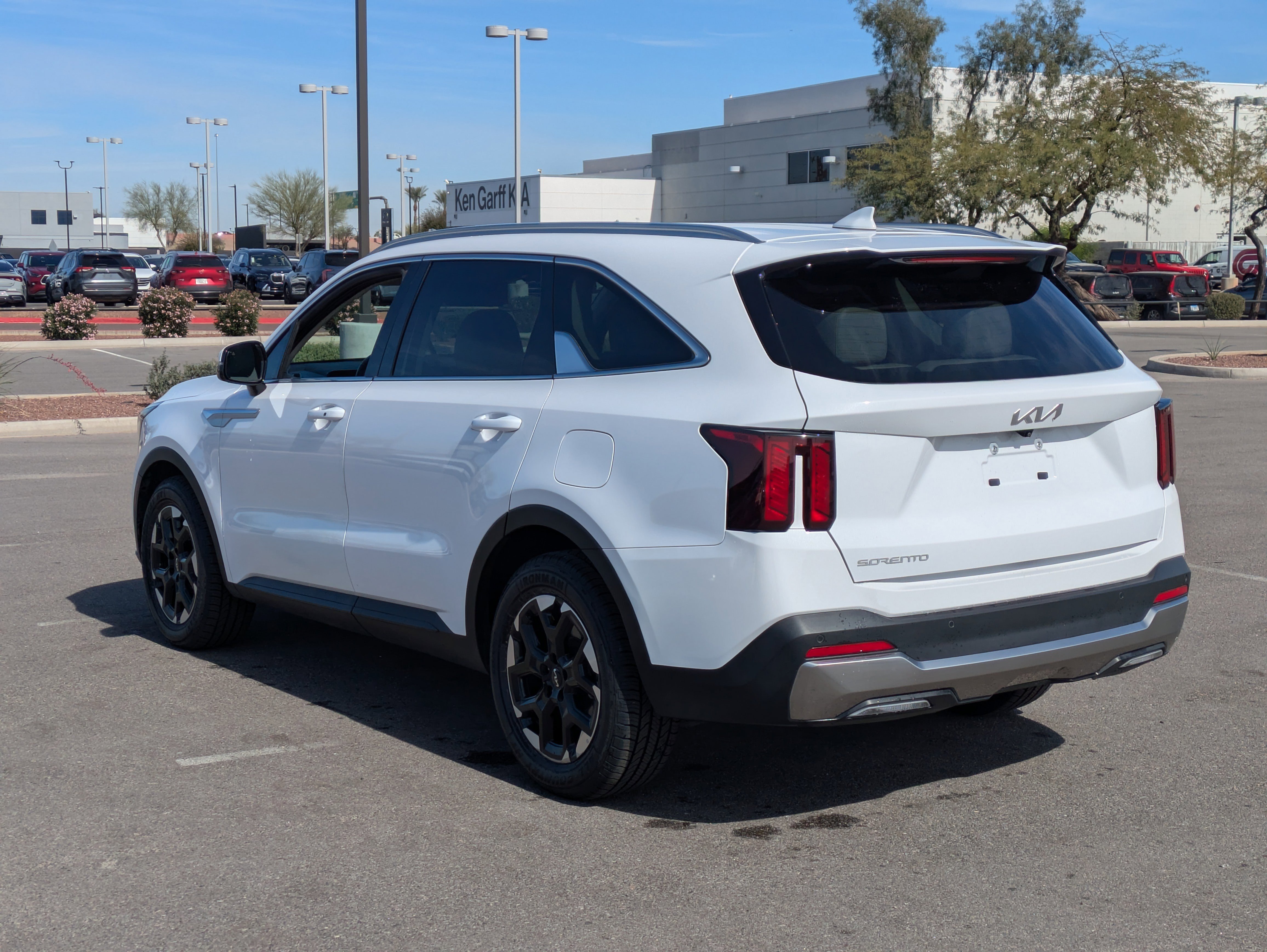 Certified 2025 Kia Sorento S image 3