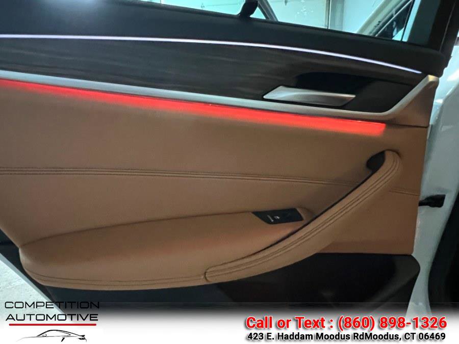 Used 2019 BMW 540i xDrive w/ Premium Package image 11