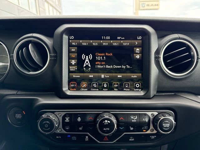 Used 2023 Jeep Wrangler Unlimited Sahara w/ Cold Weather Group AWD/4WD image 15