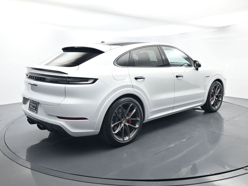 Certified 2024 Porsche Cayenne Turbo image 14