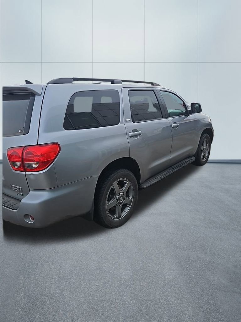 Used 2017 Toyota Sequoia SR5 image 2