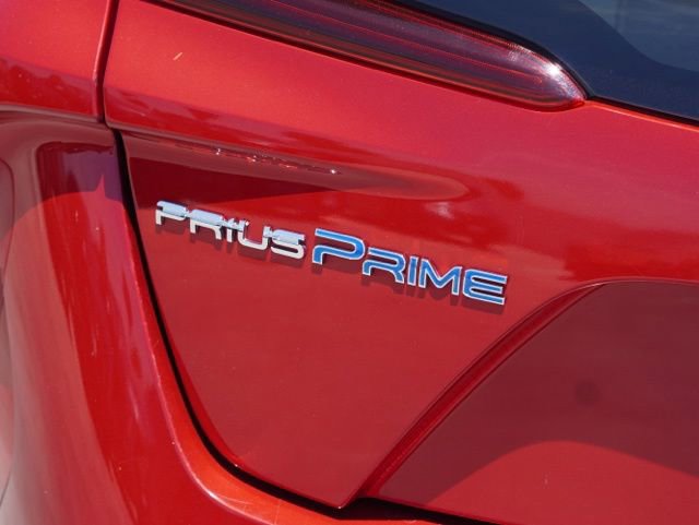 Used 2021 Toyota Prius Prime XLE w/ Carpet Mat Package (TMS) FWD image 12