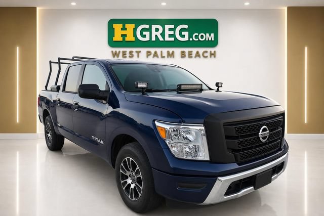 Used 2022 Nissan Titan SV RWD image 4