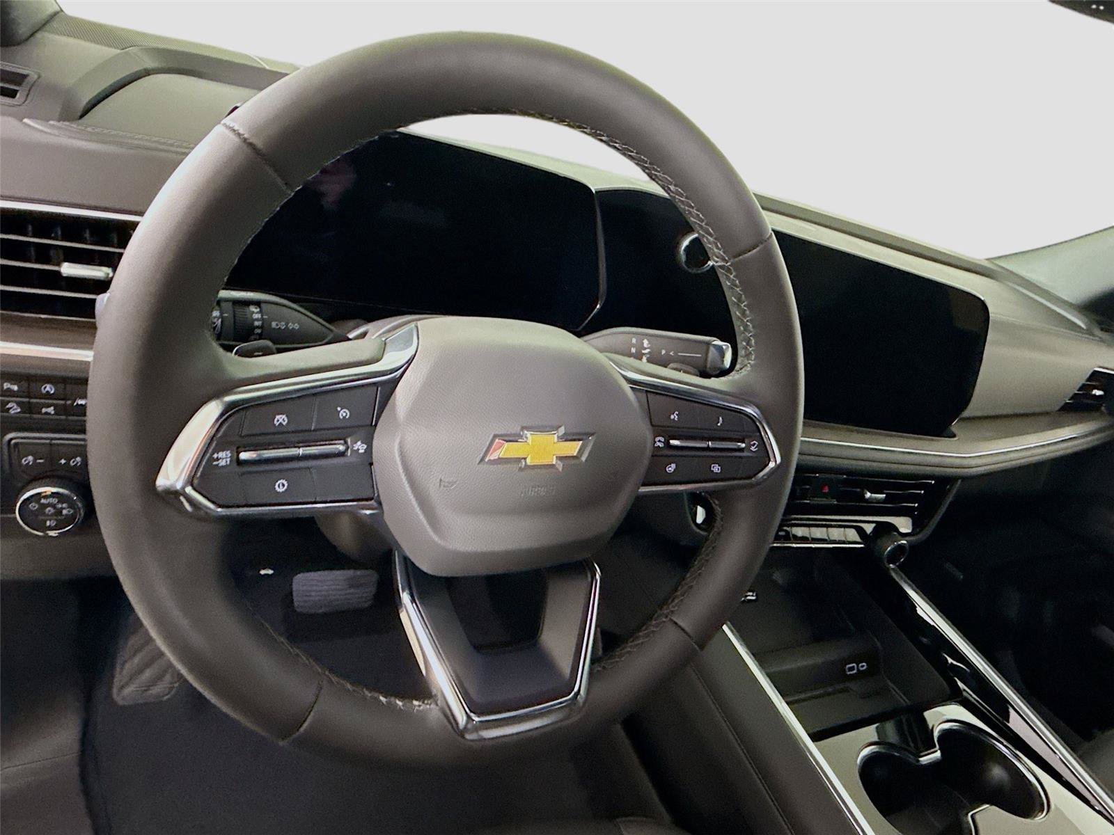 Used 2026 Chevrolet Tahoe LT w/ Comfort Package AWD/4WD image 5
