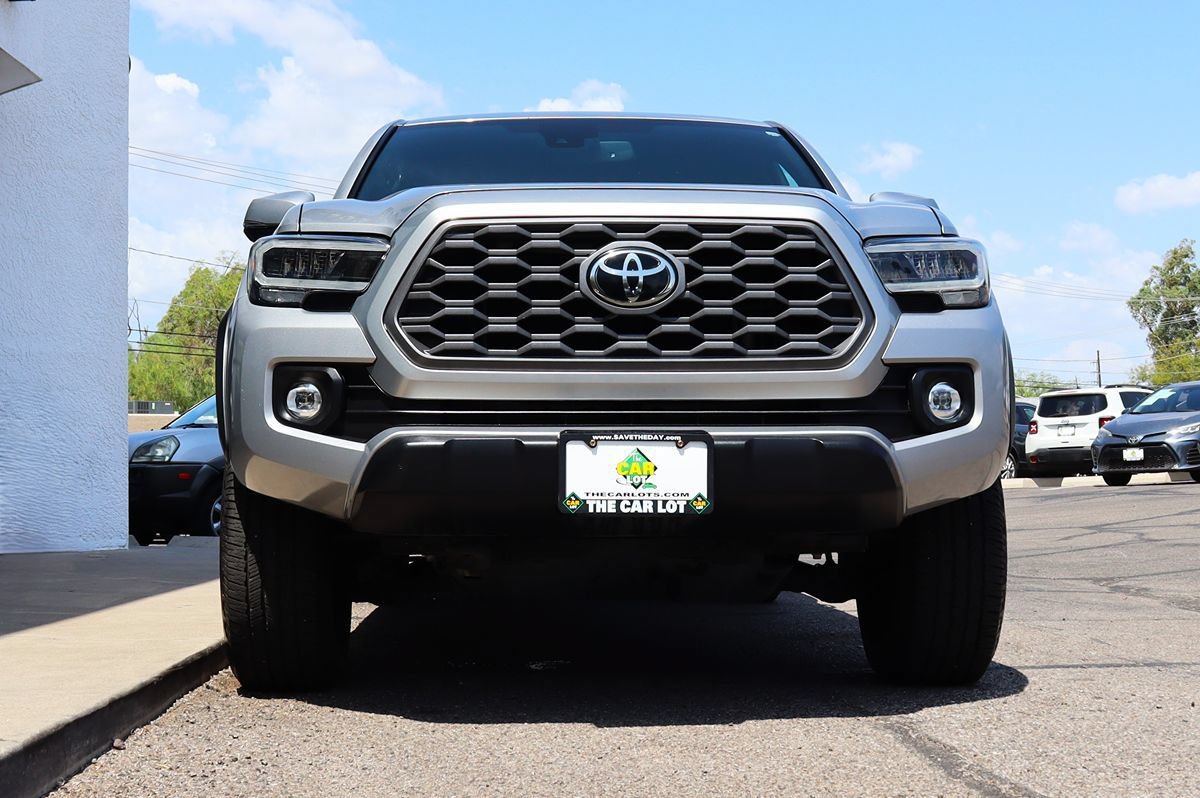 Used 2021 Toyota Tacoma TRD Off-Road w/ Technology Package AWD/4WD image 17