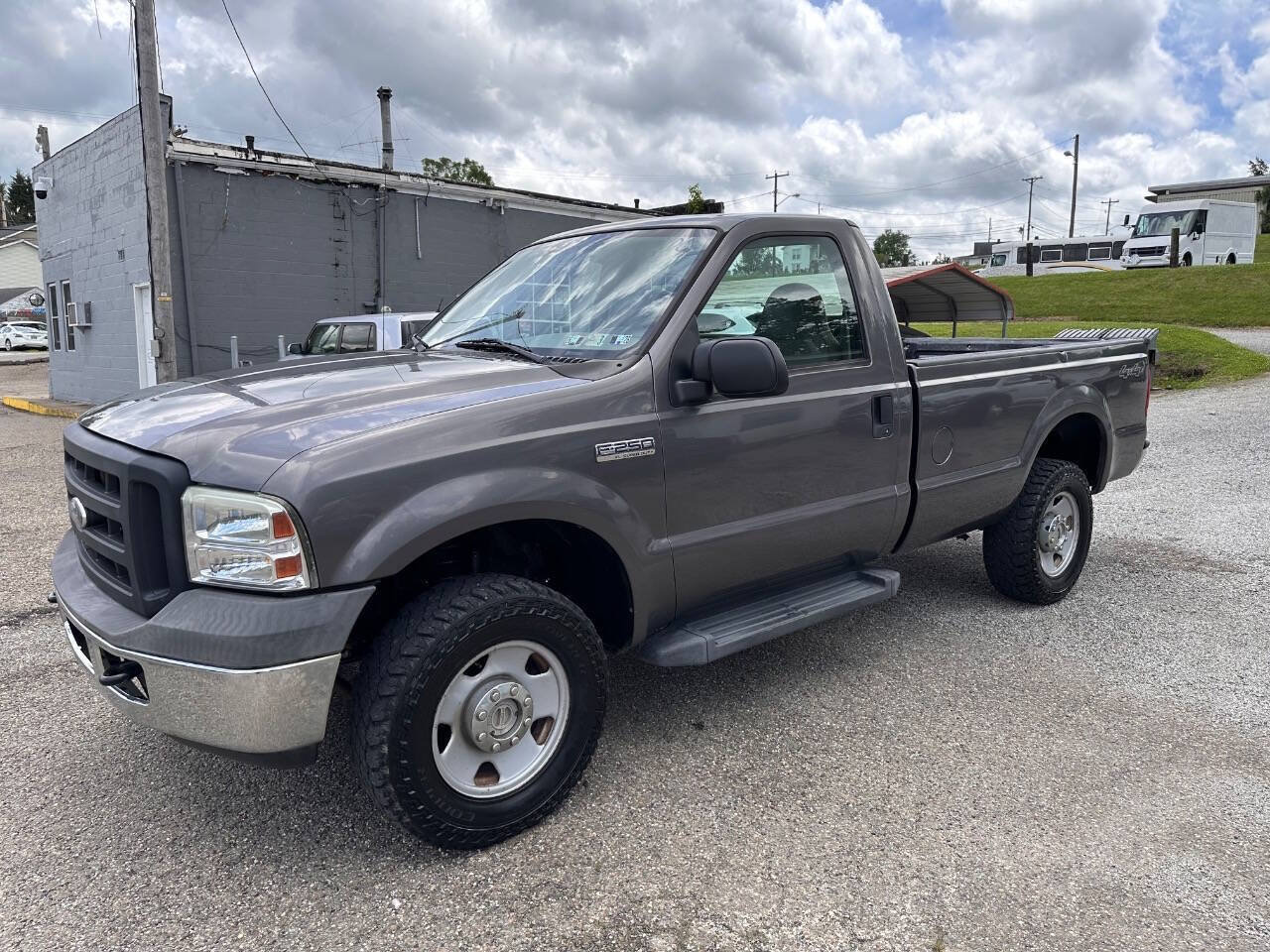 Used 2006 Ford F250 XL AWD/4WD image 2