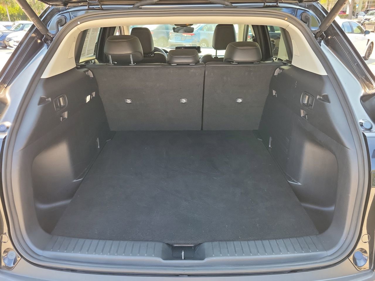 Used 2025 MAZDA CX-50 AWD 2.5 S w/ Premium Package image 8