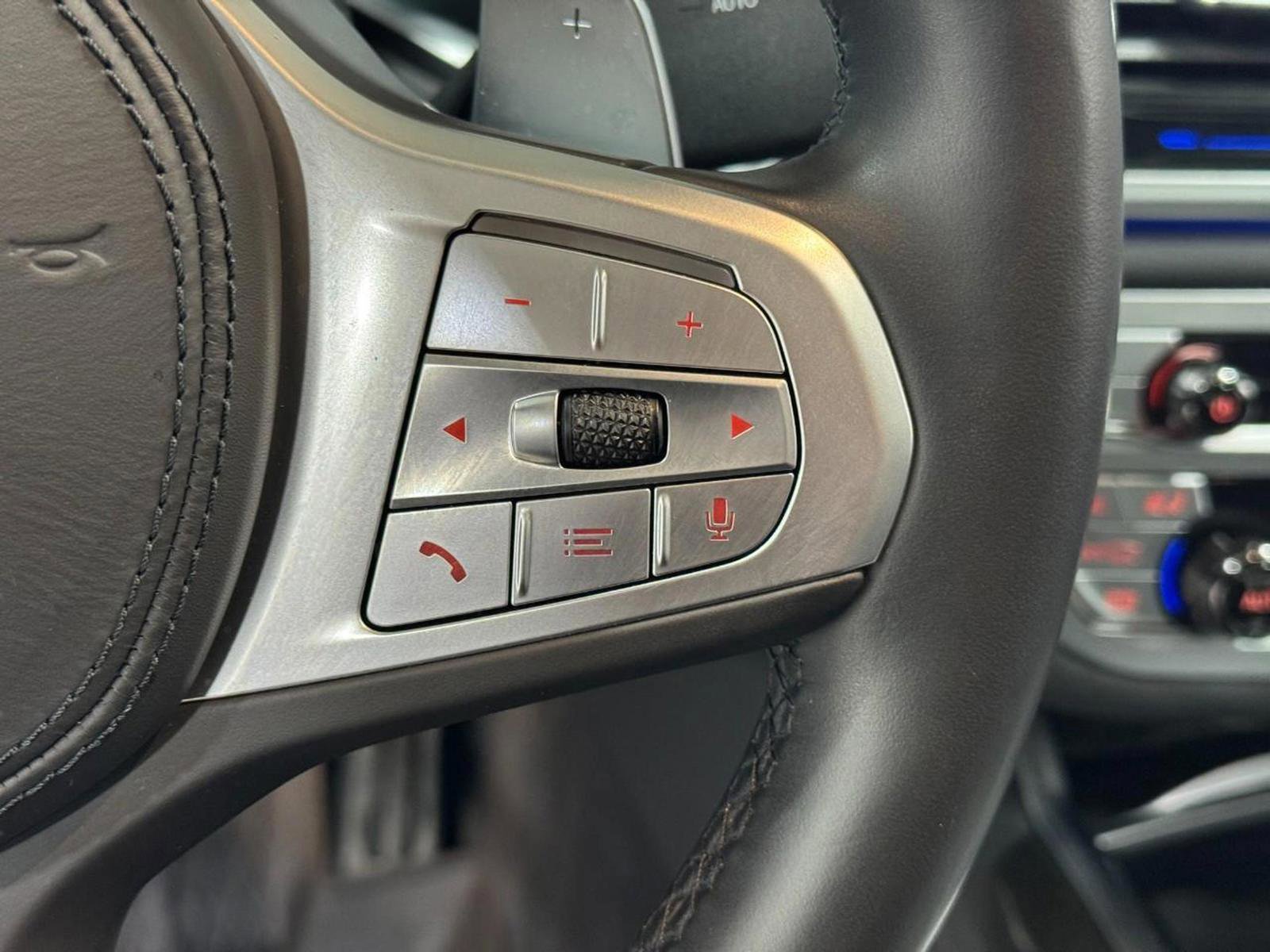 Used 2022 BMW 750i xDrive w/ Executive Package image 35