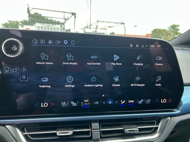 New 2026 Chevrolet Equinox EV LT w/ Convenience Package II AWD/4WD image 23