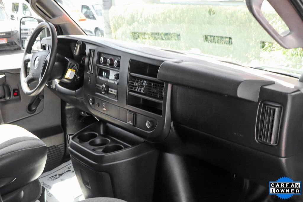 Used 2018 Chevrolet Express 3500 RWD image 26