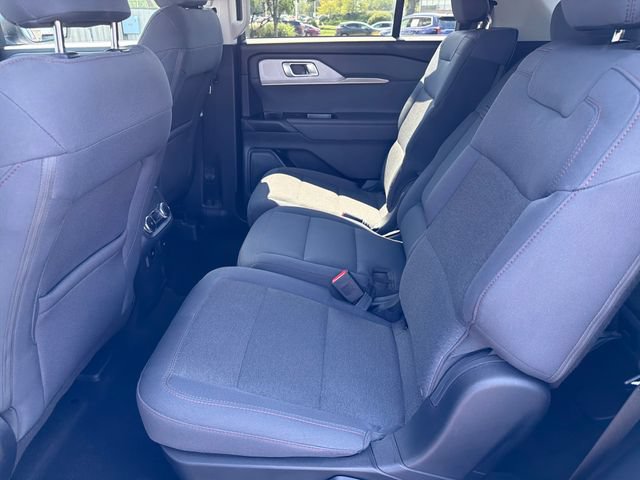 Used 2025 Ford Explorer Active AWD/4WD image 22