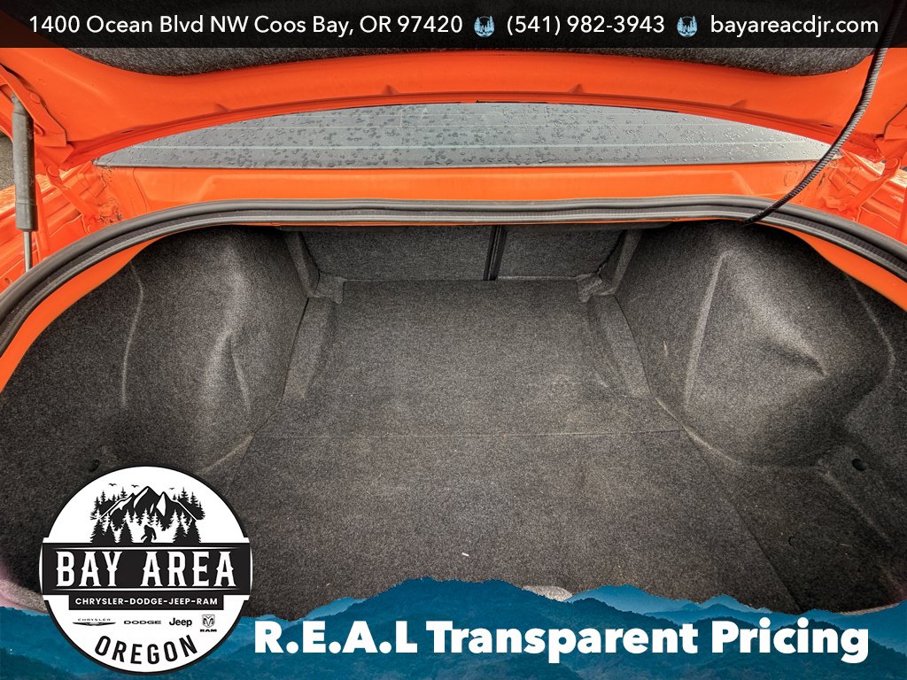 Used 2014 Dodge Challenger R/T RWD image 7