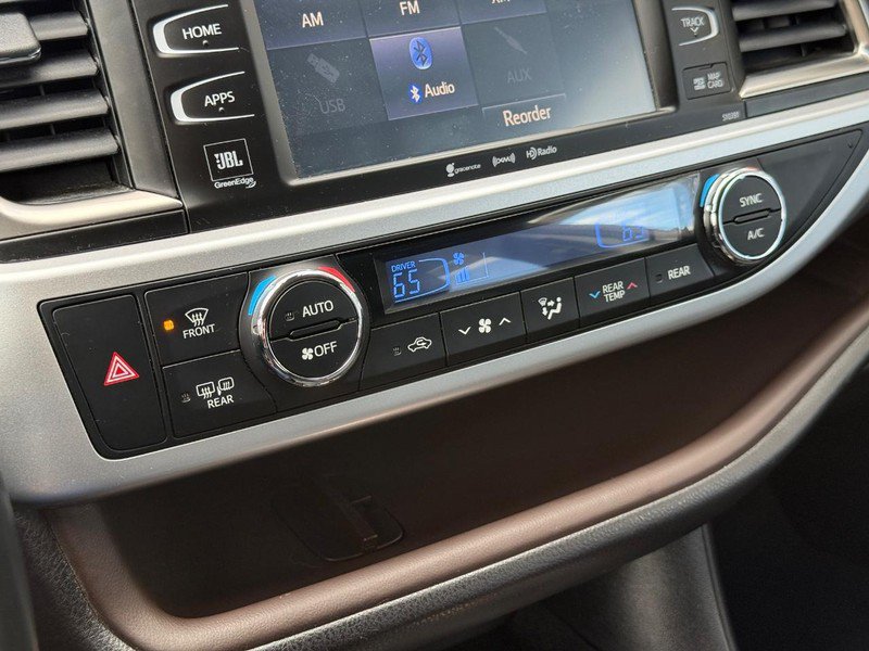 Used 2019 Toyota Highlander Limited Platinum AWD/4WD image 29