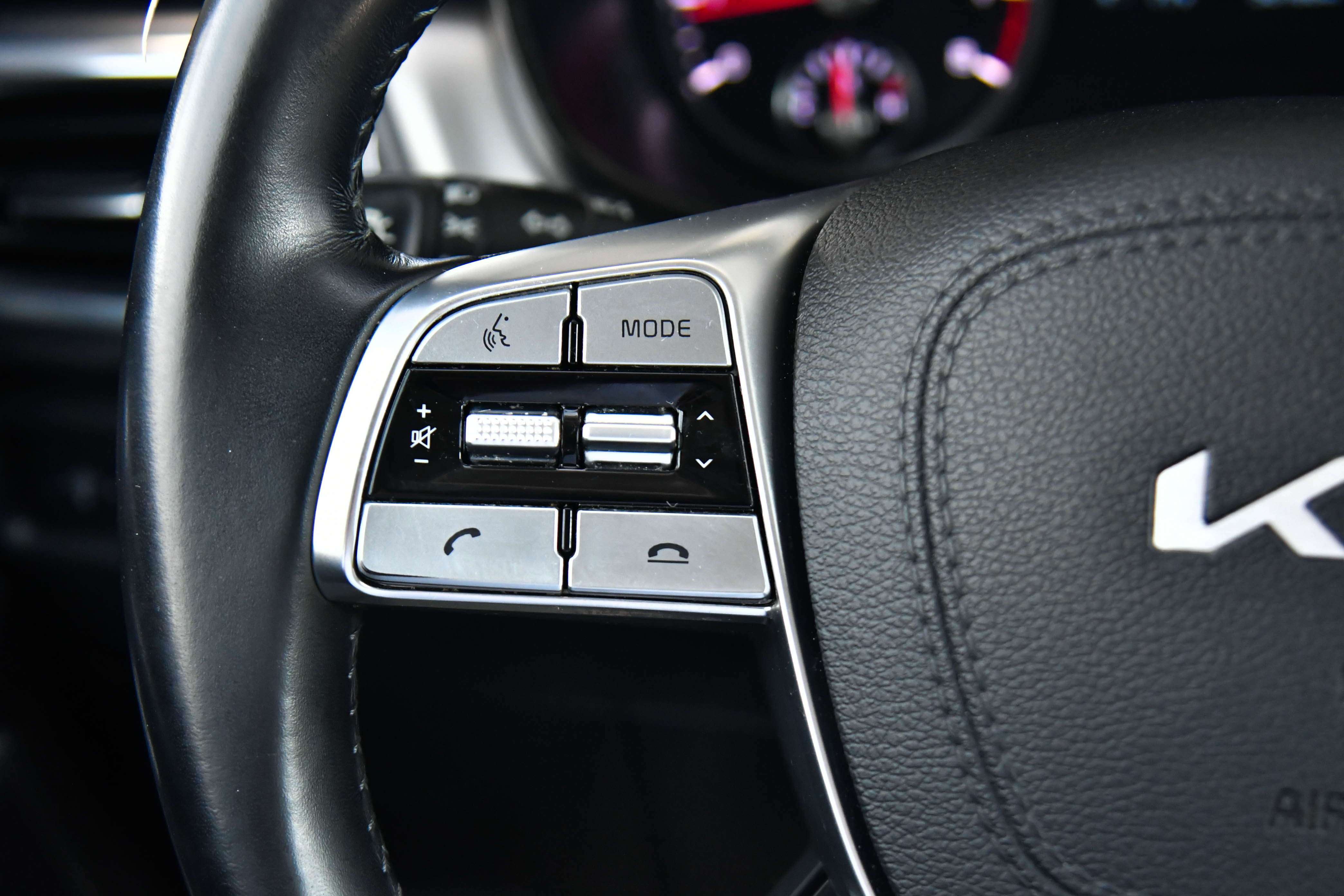 Used 2022 Kia Telluride LX image 29