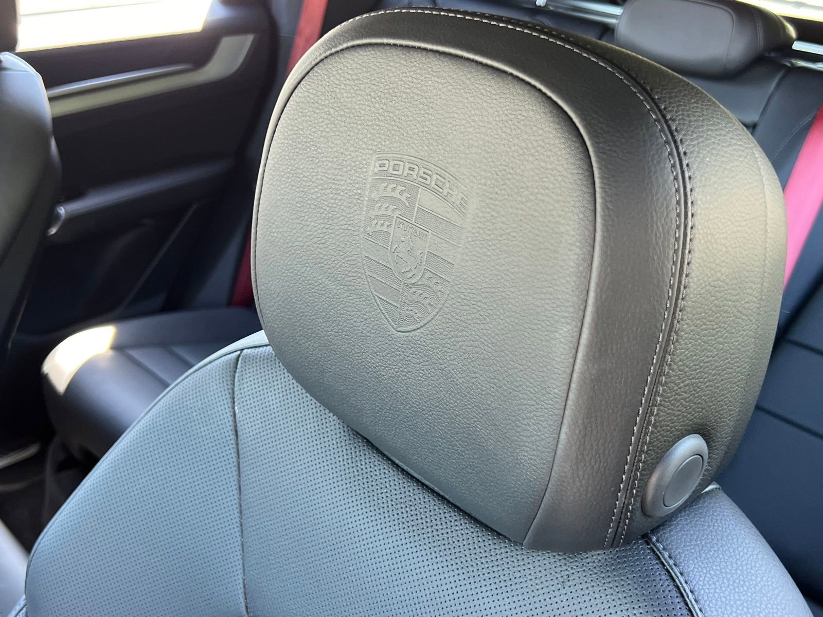 Certified 2024 Porsche Cayenne AWD/4WD image 21