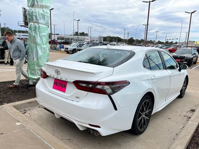 Used 2016 Toyota Camry XLE image 15