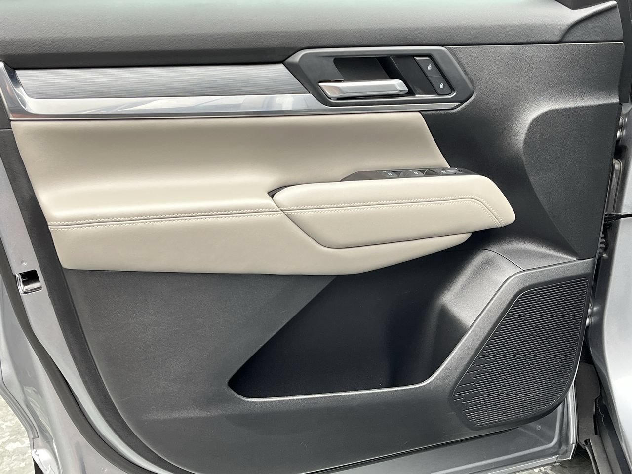 Certified 2025 GMC Terrain Elevation AWD/4WD image 7