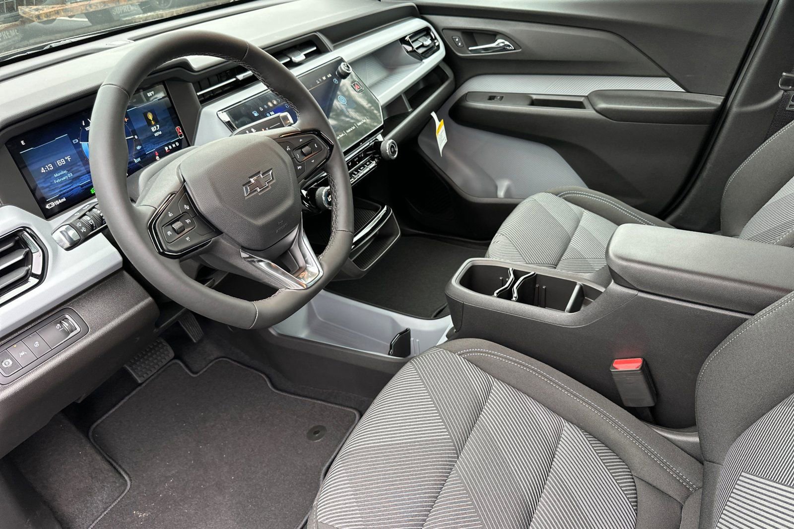 New 2027 Chevrolet Bolt LT image 9