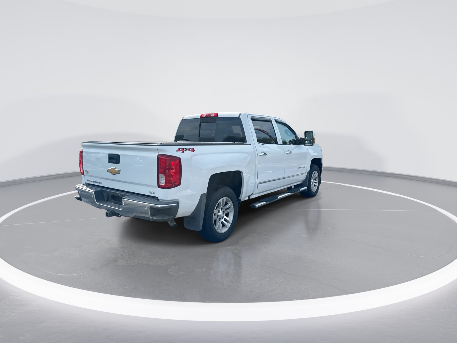 Used 2018 Chevrolet Silverado 1500 LTZ w/ LTZ Plus Package AWD/4WD image 9