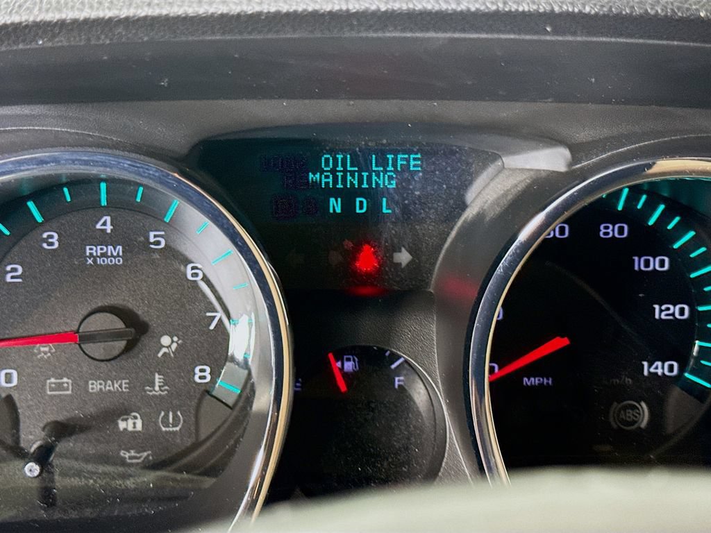 Used 2010 Chevrolet Traverse LTZ FWD image 12