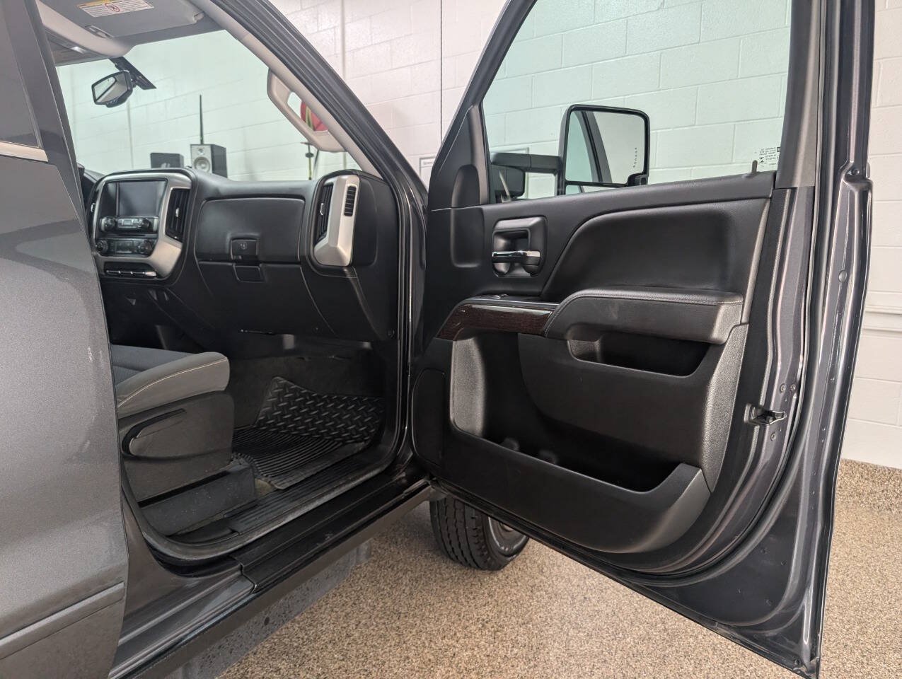 Used 2015 GMC Sierra 3500 SLE AWD/4WD image 19