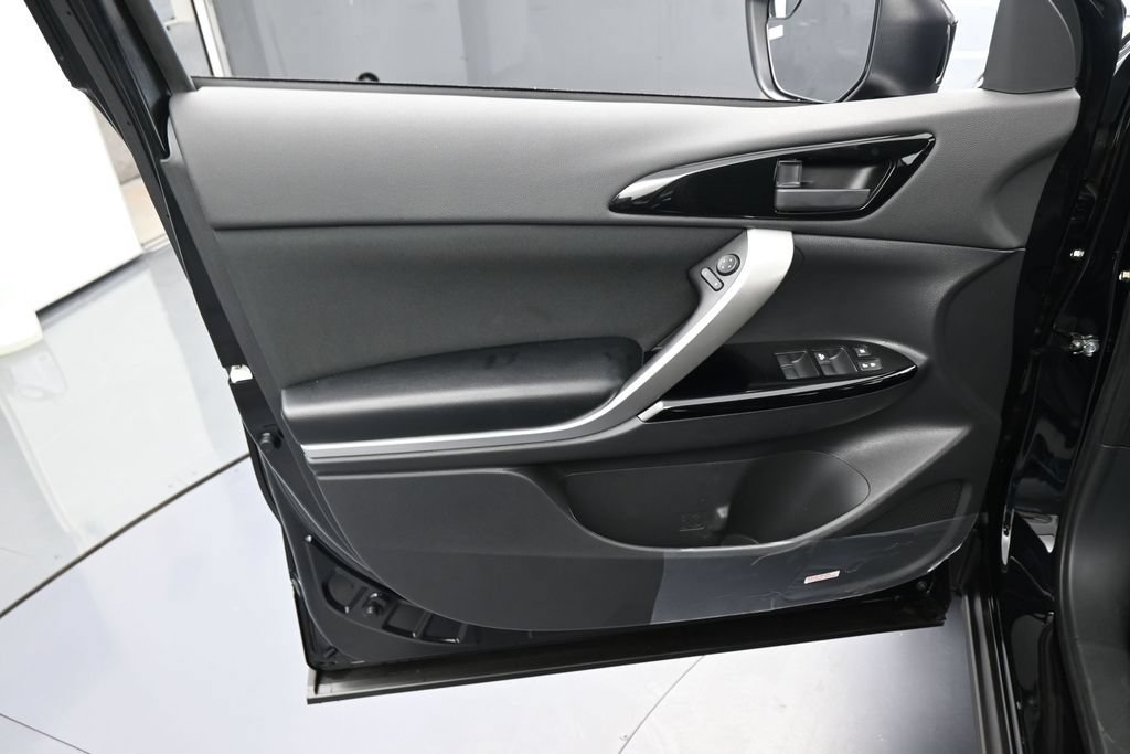 New 2026 Mitsubishi Eclipse Cross LE AWD/4WD image 12