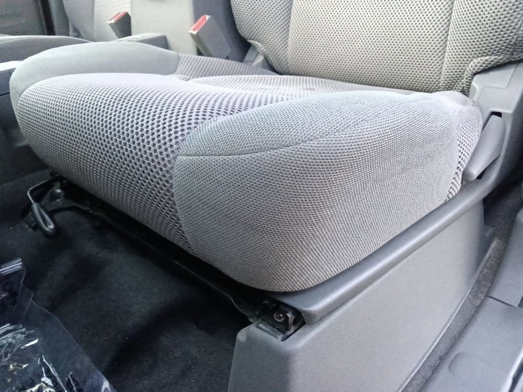 Used 2021 Nissan Frontier SV w/ Midnight Edition Floor Mats AWD/4WD image 16