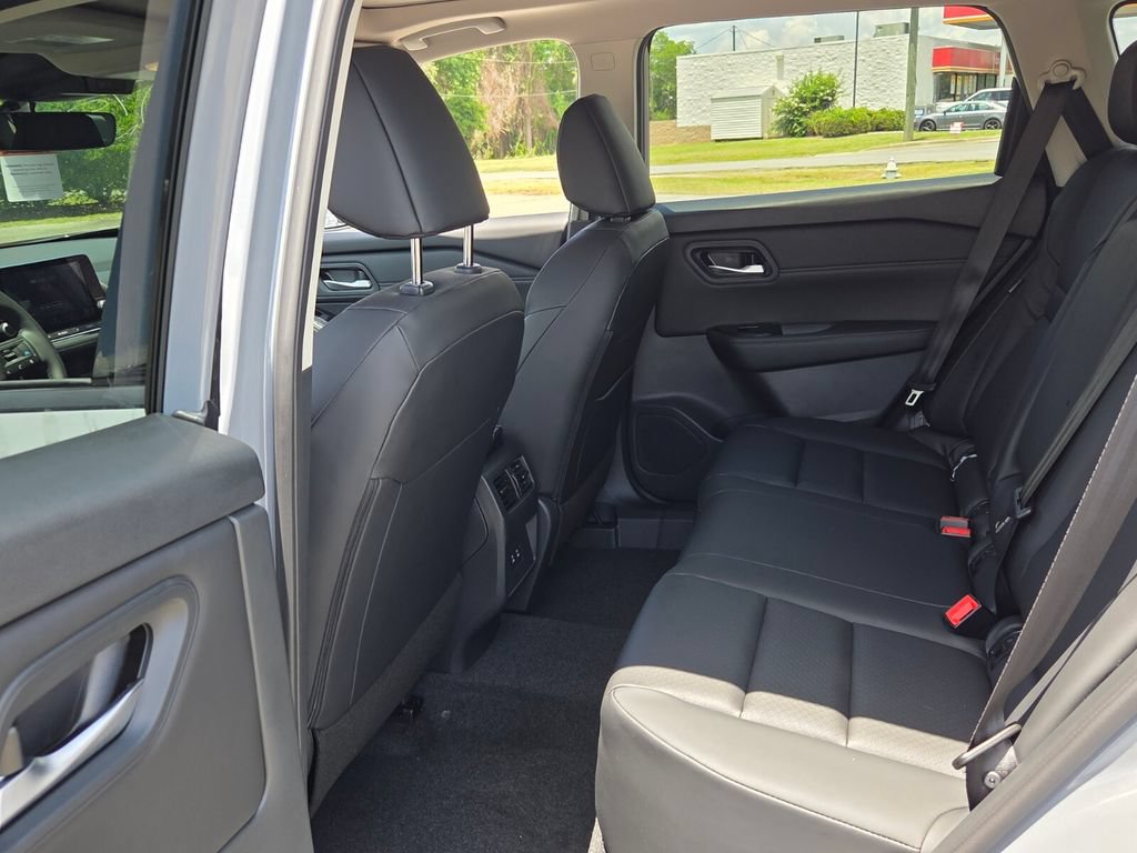 New 2026 Nissan Rogue Dark Armor FWD image 5
